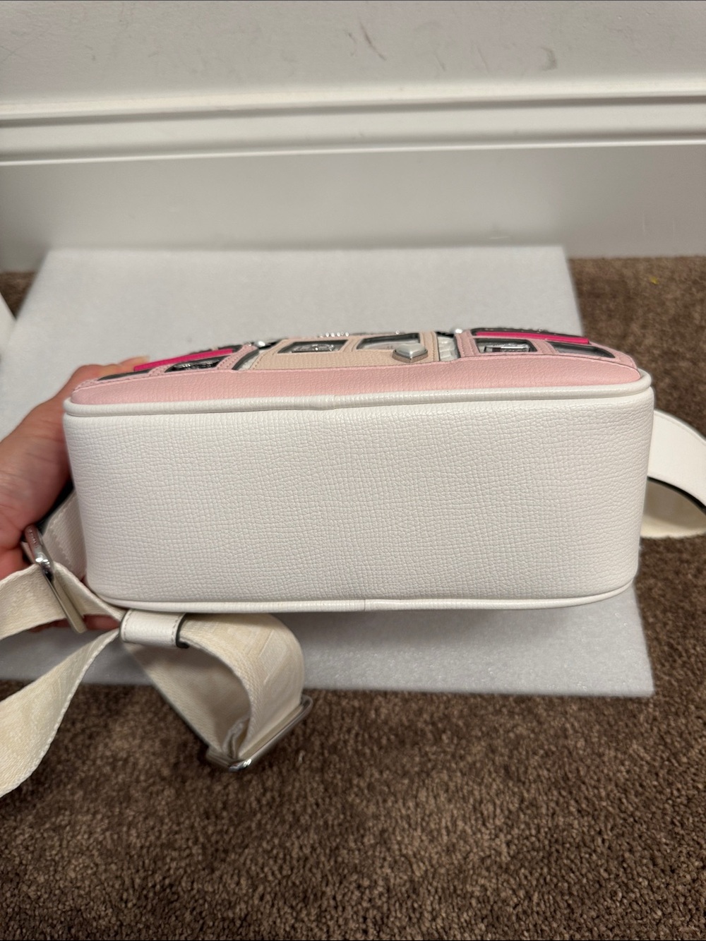 Karl Lagerfeld storefront boutique appliqué crossbody bag NWOT - Picture 5 of 8